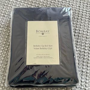 ⭐️ NWT Queen navy bed skirt. In original packaging.